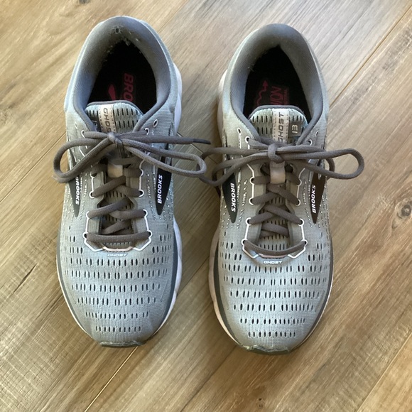 Women’s Brooks Ghost 13 Shoe - Grey/Purple - Picture 2 of 8
